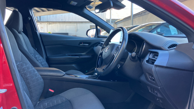 Toyota C-HR 1.8 Hybrid Design 5dr CVT Hybrid Hatchback